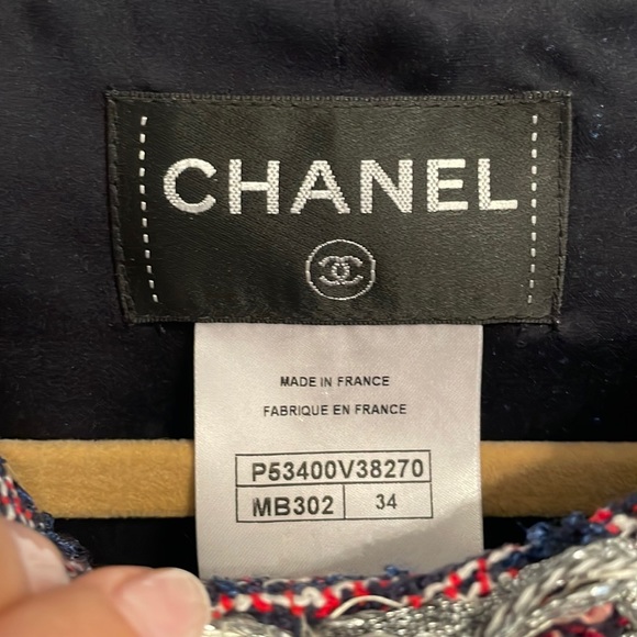 Spring Chanel Suit size 2 - Picture 4 of 11